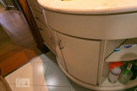 Casa à venda com 420m², 4 quartos e 3 vagasDetalhe