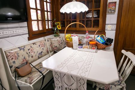 Casa à venda com 420m², 4 quartos e 3 vagasDetalhe