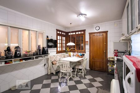 Casa à venda com 420m², 4 quartos e 3 vagasCozinha