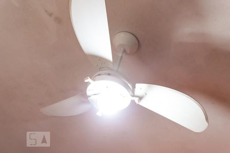 Casa à venda com 420m², 4 quartos e 3 vagasDetalhe