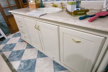 Casa à venda com 420m², 4 quartos e 3 vagasDetalhe