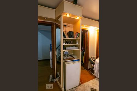 Casa à venda com 420m², 4 quartos e 3 vagasDetalhe