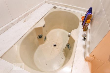 Casa à venda com 420m², 4 quartos e 3 vagasDetalhe