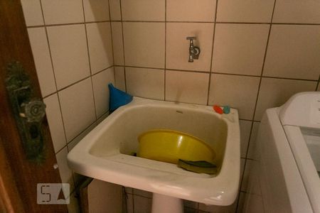 Casa à venda com 420m², 4 quartos e 3 vagasDetalhe