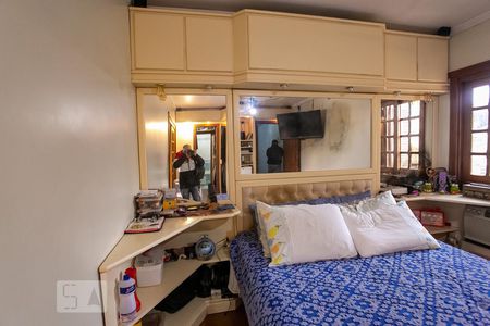 Casa à venda com 420m², 4 quartos e 3 vagasDetalhe