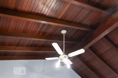 Casa à venda com 420m², 4 quartos e 3 vagasDetalhe