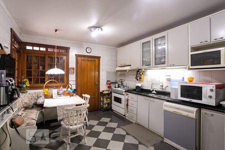 Casa à venda com 420m², 4 quartos e 3 vagasCozinha