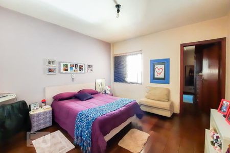 Casa à venda com 313m², 4 quartos e 6 vagasSuíte 3