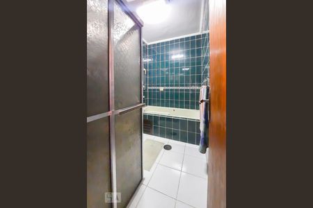 Casa à venda com 313m², 4 quartos e 6 vagasBanheiro da Suíte 1