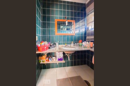 Casa à venda com 313m², 4 quartos e 6 vagasBanheiro da Suíte 1