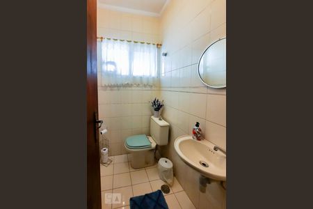 Casa à venda com 313m², 4 quartos e 6 vagasLavabo