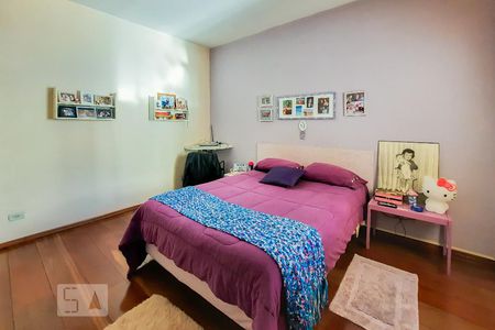 Casa à venda com 313m², 4 quartos e 6 vagasSuíte 3