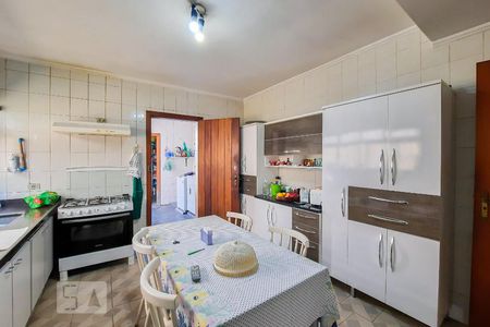 Casa à venda com 313m², 4 quartos e 6 vagasCozinha