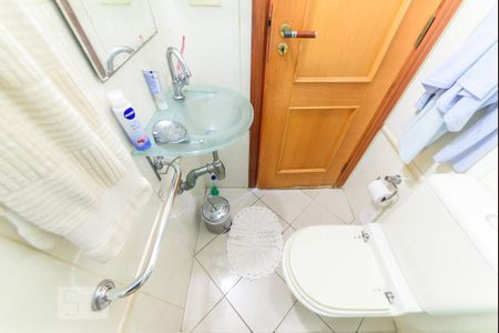 Apartamento à venda com 180m², 4 quartos e 4 vagas Apartamento à venda com 180m², 4 quartos e 4 vagasBanheiro da Suíte 1