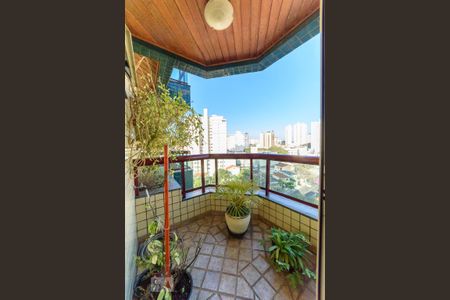 Apartamento à venda com 180m², 4 quartos e 4 vagas Apartamento à venda com 180m², 4 quartos e 4 vagasVaranda da Suíte 3