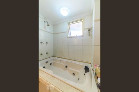 Apartamento à venda com 180m², 4 quartos e 4 vagas Apartamento à venda com 180m², 4 quartos e 4 vagasBanheiro da Suíte 3 - Banheira