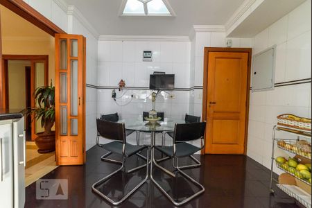 Apartamento à venda com 180m², 4 quartos e 4 vagas Apartamento à venda com 180m², 4 quartos e 4 vagasCopa