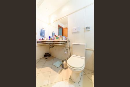 Apartamento à venda com 180m², 4 quartos e 4 vagas Apartamento à venda com 180m², 4 quartos e 4 vagasBanheiro da Suíte 3