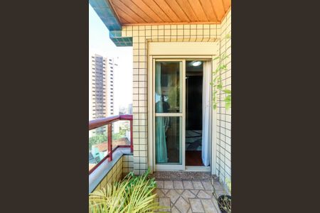 Apartamento à venda com 180m², 4 quartos e 4 vagas Apartamento à venda com 180m², 4 quartos e 4 vagasVaranda da Suíte 3