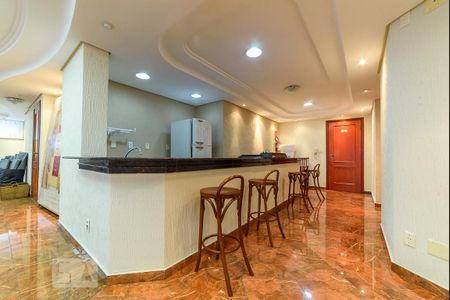 Apartamento à venda com 180m², 4 quartos e 4 vagas Apartamento à venda com 180m², 4 quartos e 4 vagasÁrea comum - Salão de festas