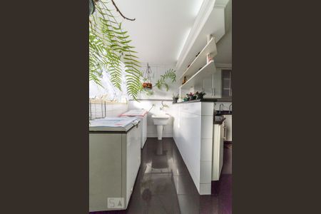 Apartamento à venda com 180m², 4 quartos e 4 vagas Apartamento à venda com 180m², 4 quartos e 4 vagasÁrea de Serviço