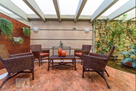 Apartamento à venda com 180m², 4 quartos e 4 vagas Apartamento à venda com 180m², 4 quartos e 4 vagasHall social