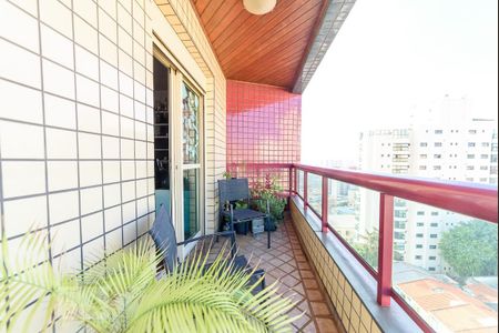 Apartamento à venda com 180m², 4 quartos e 4 vagas Apartamento à venda com 180m², 4 quartos e 4 vagasVaranda da Suíte 2