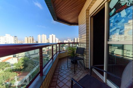 Apartamento à venda com 180m², 4 quartos e 4 vagas Apartamento à venda com 180m², 4 quartos e 4 vagasVaranda da Suíte 2