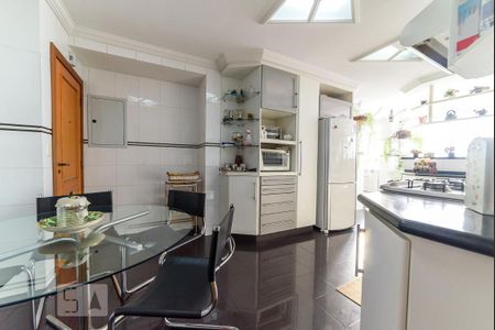 Apartamento à venda com 180m², 4 quartos e 4 vagas Apartamento à venda com 180m², 4 quartos e 4 vagasCopa