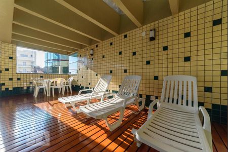 Apartamento à venda com 180m², 4 quartos e 4 vagas Apartamento à venda com 180m², 4 quartos e 4 vagasÁrea comum - Piscina