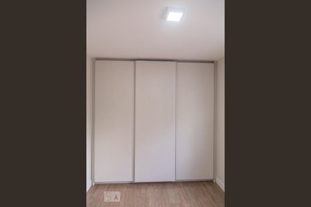 Armário da Suíte 1 de apartamento para alugar com 2 quartos, 70m² em Funcionários, Belo Horizonte