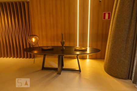Hall de Entrada de apartamento para alugar com 2 quartos, 70m² em Funcionários, Belo Horizonte