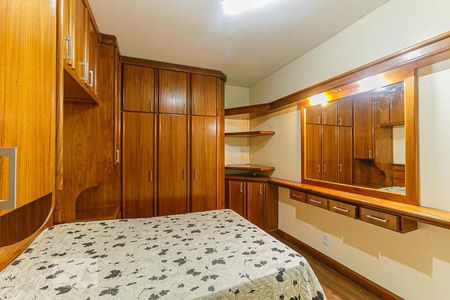 Quarto 1 de apartamento para alugar com 2 quartos, 64m² em Santana, Porto Alegre