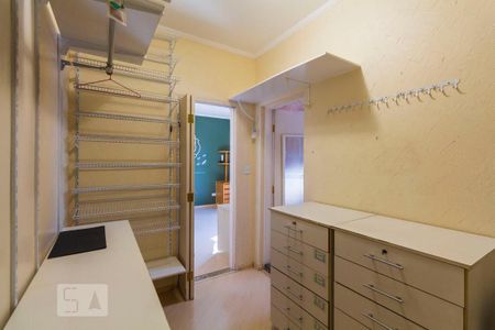 Casa à venda com 198m², 3 quartos e 2 vagasCloset do Quarto 3 - Suíte