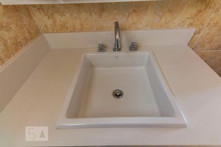 Casa à venda com 198m², 3 quartos e 2 vagasBanheiro Social