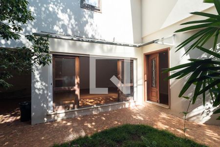 Casa para alugar com 150m², 3 quartos e 2 vagas Casa para alugar com 150m², 3 quartos e 2 vagasFachada