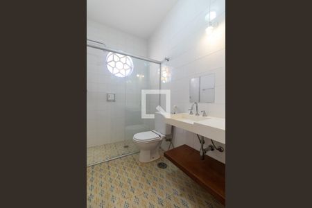 Casa para alugar com 150m², 3 quartos e 2 vagas Casa para alugar com 150m², 3 quartos e 2 vagasBanheiro social