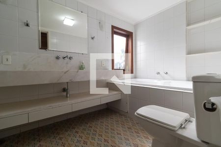 Casa para alugar com 150m², 3 quartos e 2 vagas Casa para alugar com 150m², 3 quartos e 2 vagasBanheiro da suíte