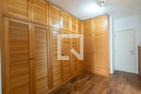 Casa para alugar com 150m², 3 quartos e 2 vagas Casa para alugar com 150m², 3 quartos e 2 vagasSuíte - closet