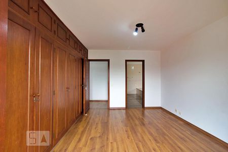 Casa à venda com 484m², 4 quartos e 4 vagasSuíte 4