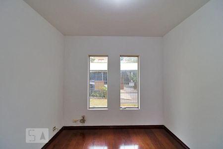 Casa à venda com 484m², 4 quartos e 4 vagasEscritório