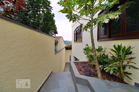 Casa à venda com 484m², 4 quartos e 4 vagasAcesso Área de Serviço