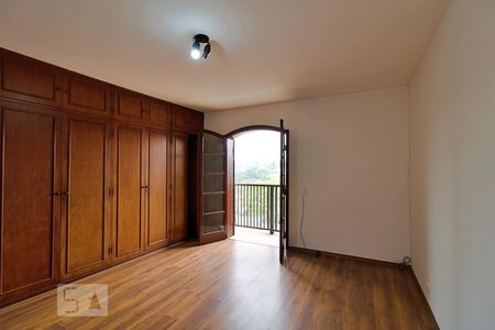 Casa à venda com 484m², 4 quartos e 4 vagasSuíte 3