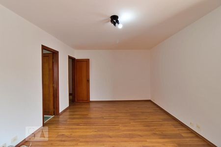 Casa à venda com 484m², 4 quartos e 4 vagasSuíte 1