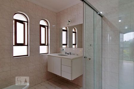 Casa à venda com 484m², 4 quartos e 4 vagasBanheiro da Suíte 3