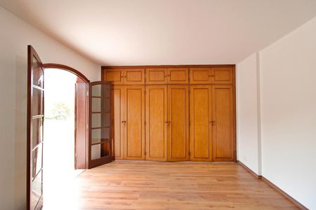 Casa à venda com 484m², 4 quartos e 4 vagasSuíte 1