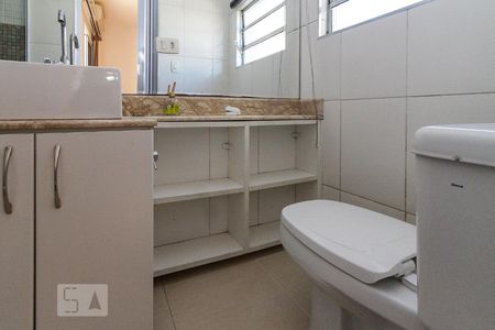Casa à venda com 246m², 2 quartos e 2 vagas Casa à venda com 246m², 2 quartos e 2 vagasBanheiro da Suite