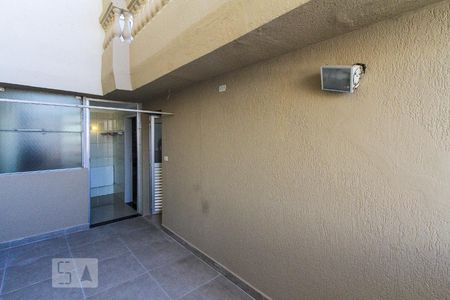 Casa à venda com 246m², 2 quartos e 2 vagas Casa à venda com 246m², 2 quartos e 2 vagasQuintal