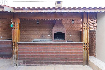 Casa à venda com 246m², 2 quartos e 2 vagas Casa à venda com 246m², 2 quartos e 2 vagasChurrasqueira