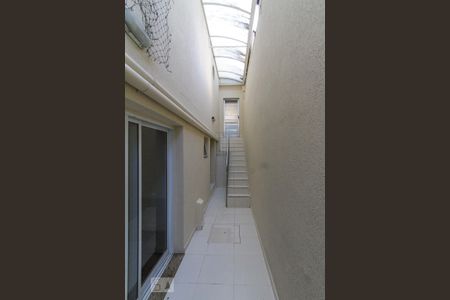 Casa à venda com 246m², 2 quartos e 2 vagas Casa à venda com 246m², 2 quartos e 2 vagasCorredor